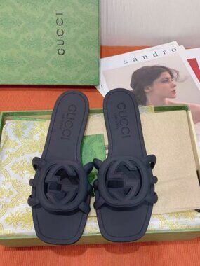 Gucci Black Interlocking G Slides